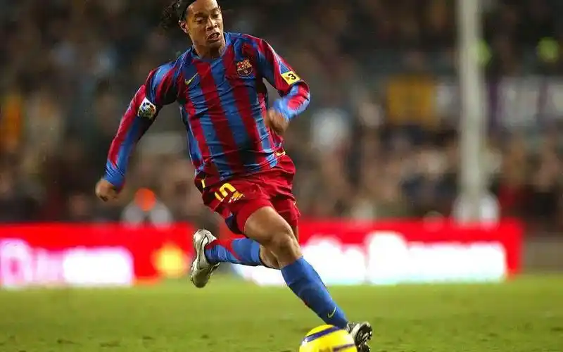 更是两地文 更是两地文