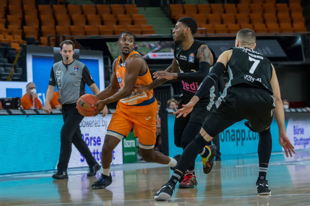 探讨比赛的 探讨比赛的